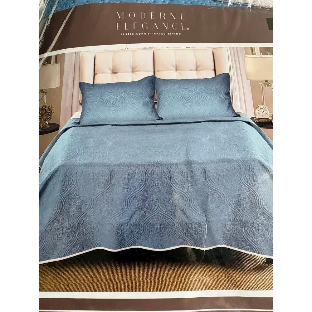 Modern Elegance Queen Reversible Quilt Set Blue NEW